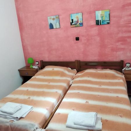Simple And Special Apartment Ermoupoli Luaran gambar