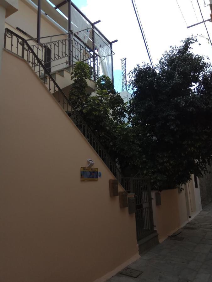 Simple And Special Apartment Ermoupoli Luaran gambar