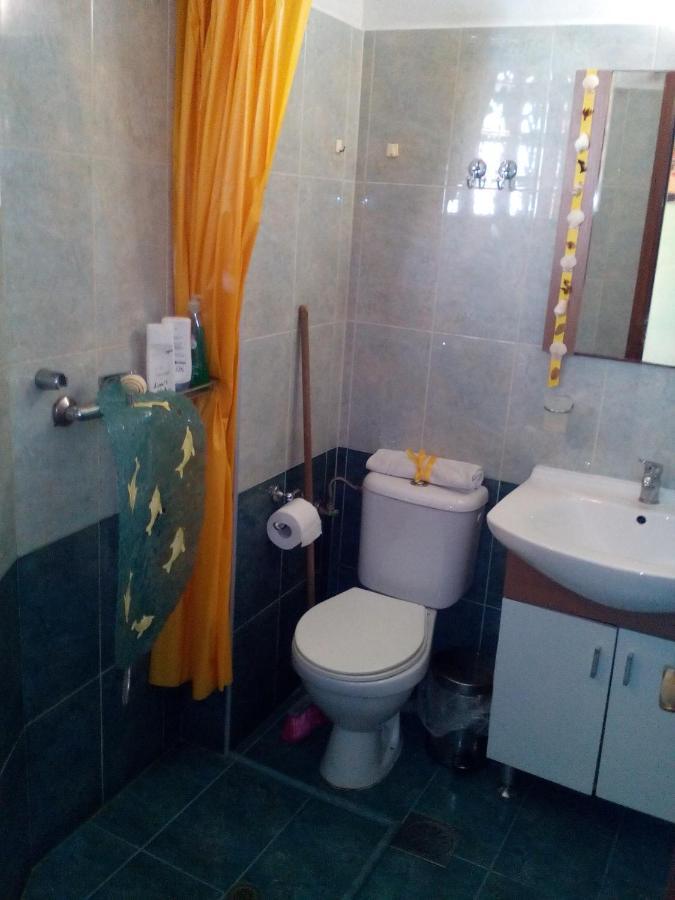 Simple And Special Apartment Ermoupoli Luaran gambar