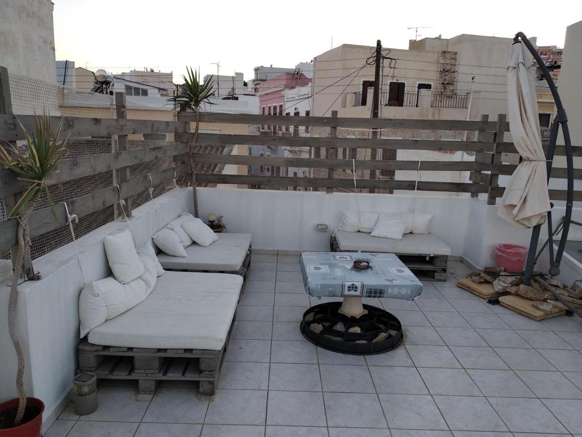 Simple And Special Apartment Ermoupoli Luaran gambar