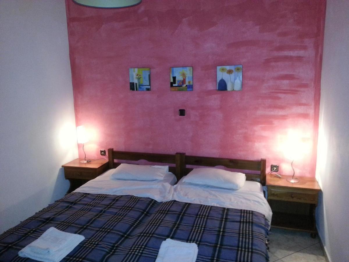 Simple And Special Apartment Ermoupoli Luaran gambar