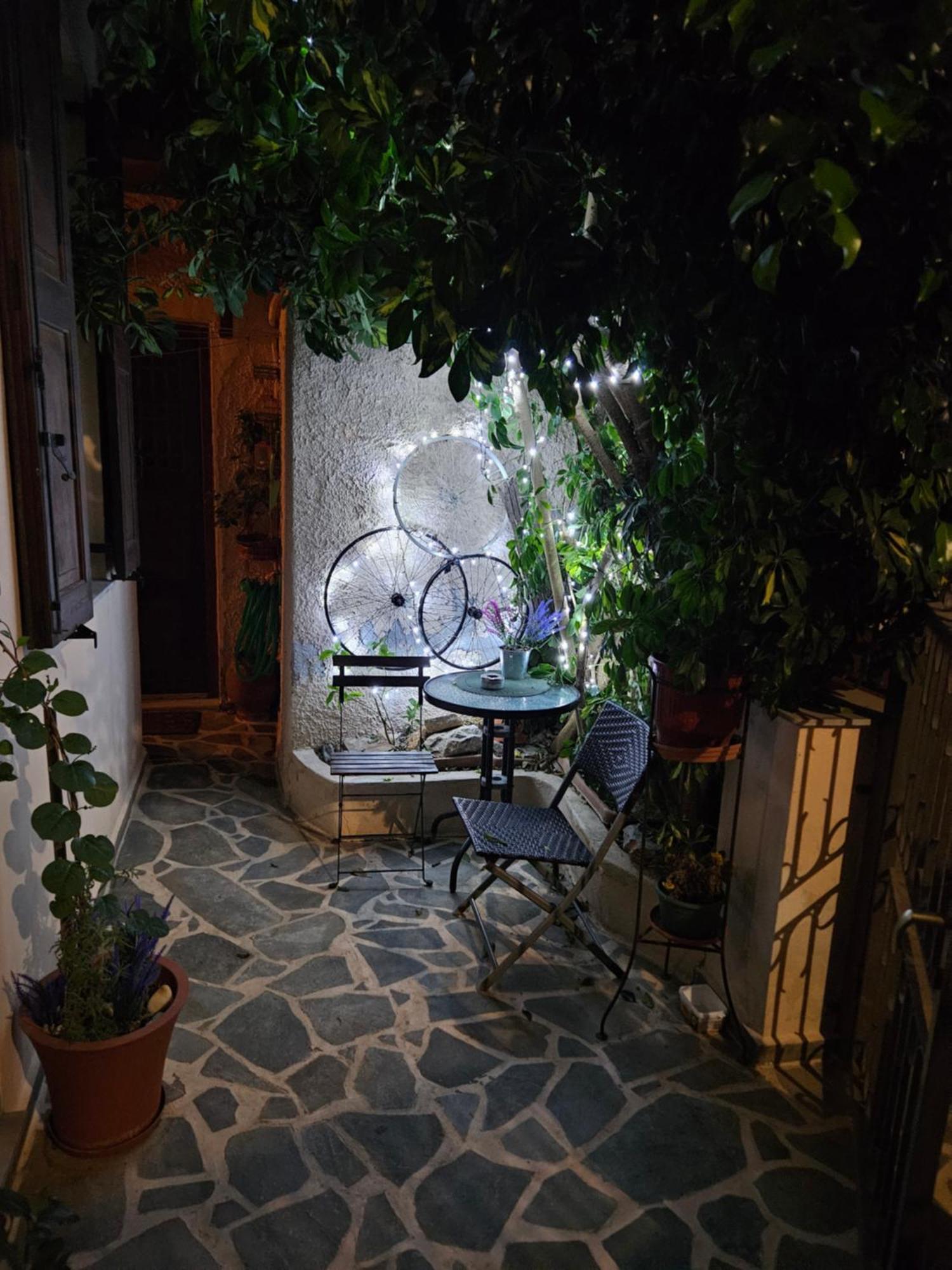 Simple And Special Apartment Ermoupoli Luaran gambar